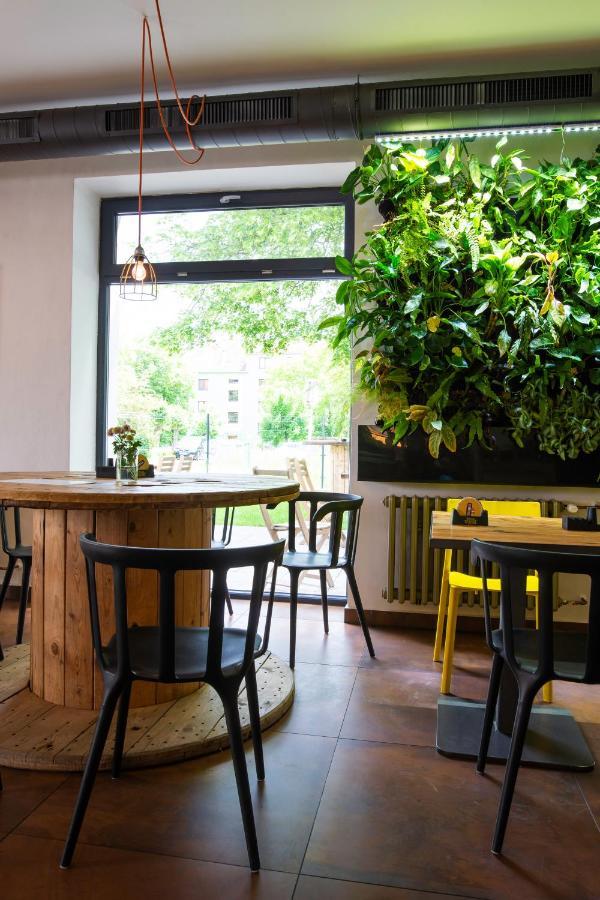 Penzion a Bistro Dílna Třeboň Exterior foto
