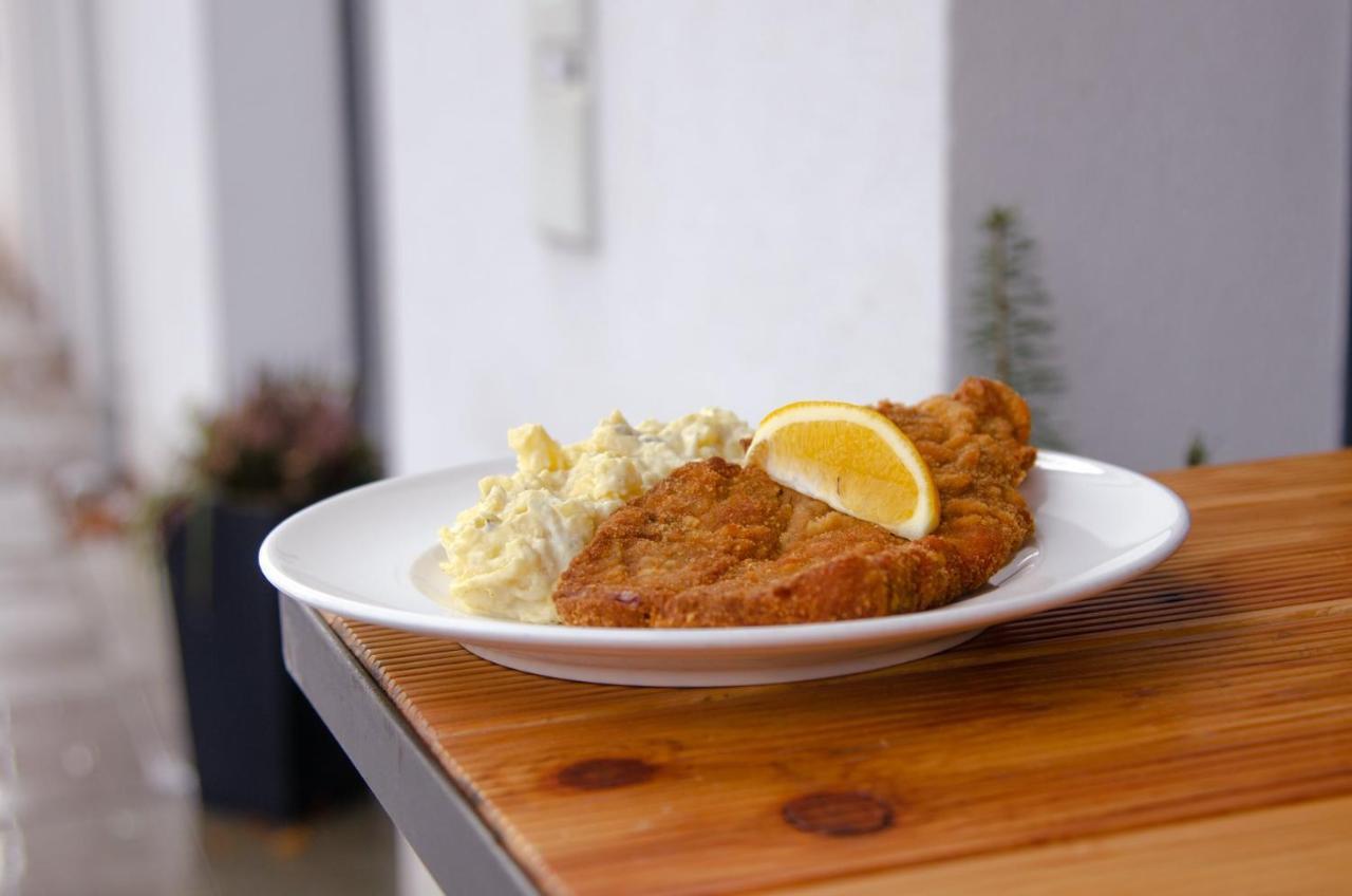 Penzion a Bistro Dílna Třeboň Exterior foto