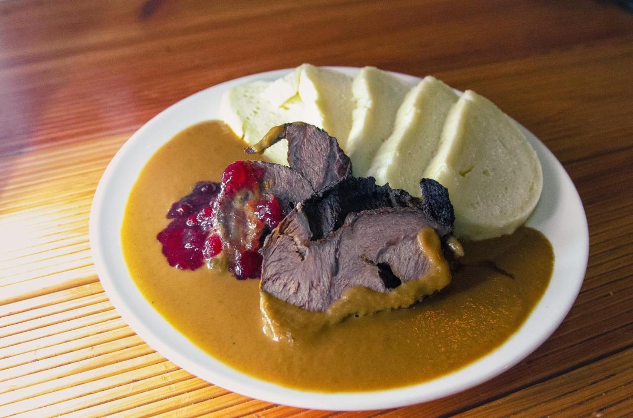 Penzion a Bistro Dílna Třeboň Exterior foto